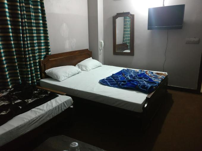 Al Rehman Hotel Lahore Bagian luar foto